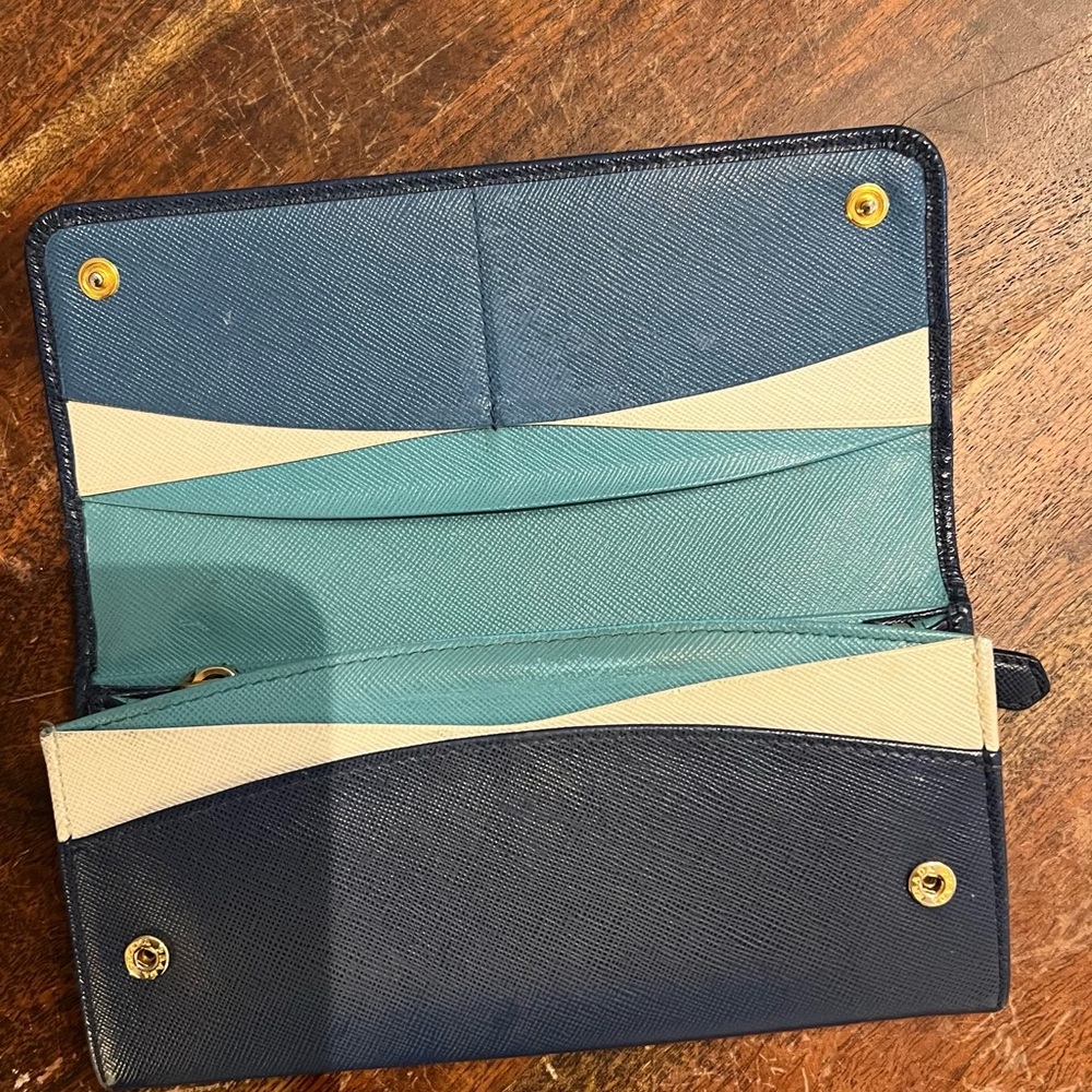 BAG BATTLE Prada Wallet - Picture 4 of 11
